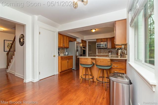2275 Park Ridge Drive, Bloomfield Hills, MI 48304