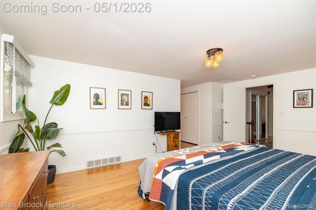 2275 Park Ridge Drive, Bloomfield Hills, MI 48304