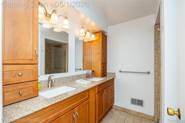 2275 Park Ridge Drive, Bloomfield Hills, MI 48304