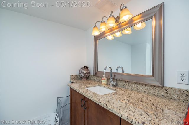 2275 Park Ridge Drive, Bloomfield Hills, MI 48304