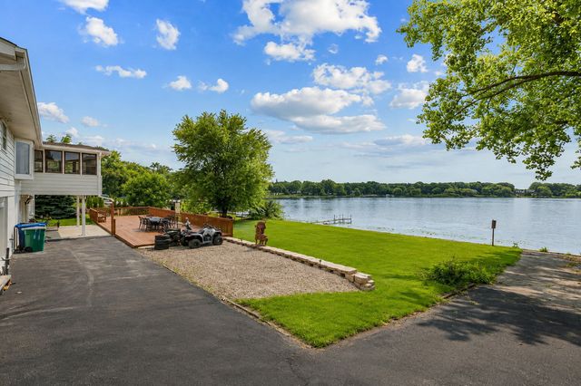 36897 N Nathan Hale Drive, Lake Villa, IL 60046