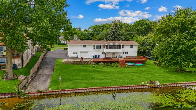 36897 N Nathan Hale Drive, Lake Villa, IL 60046