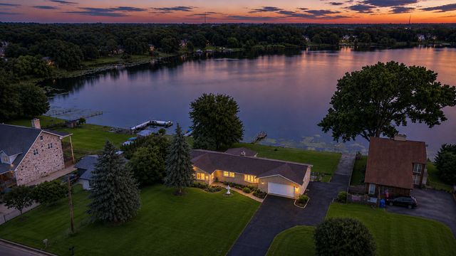 36897 N Nathan Hale Drive, Lake Villa, IL 60046