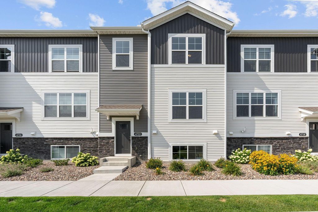 4722 Bottlebrush Lane, Minnetrista, MN 55331