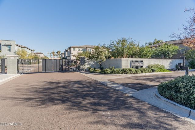 3020 N 37TH Place, Phoenix, AZ 85018