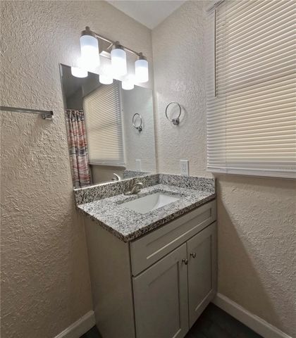 3618 E SHADOWLAWN AVENUE, Tampa, FL 33610