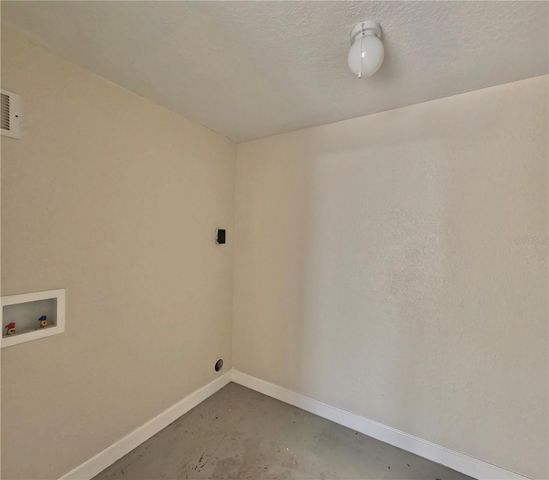 3618 E SHADOWLAWN AVENUE, Tampa, FL 33610