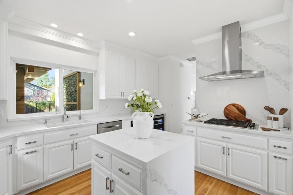 Image 6 of property listing at 491 Bird Avenue, Los Gatos, CA 95032