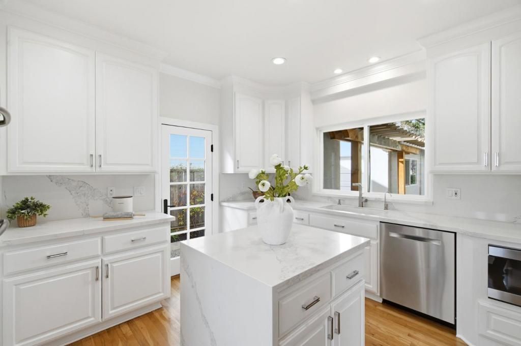 Image 8 of property listing at 491 Bird Avenue, Los Gatos, CA 95032