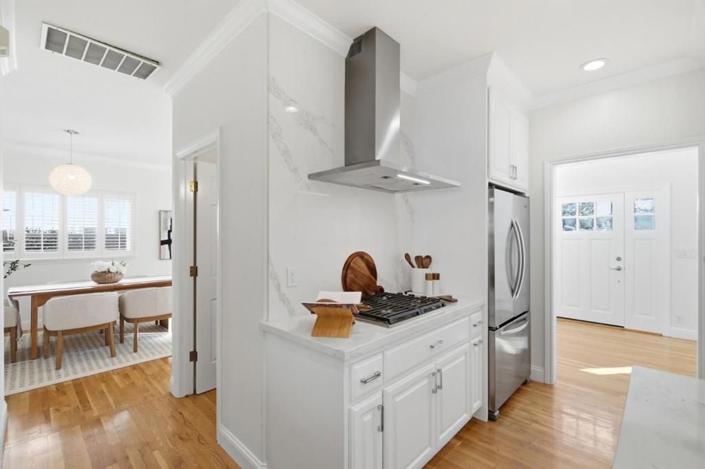 Image 9 of property listing at 491 Bird Avenue, Los Gatos, CA 95032