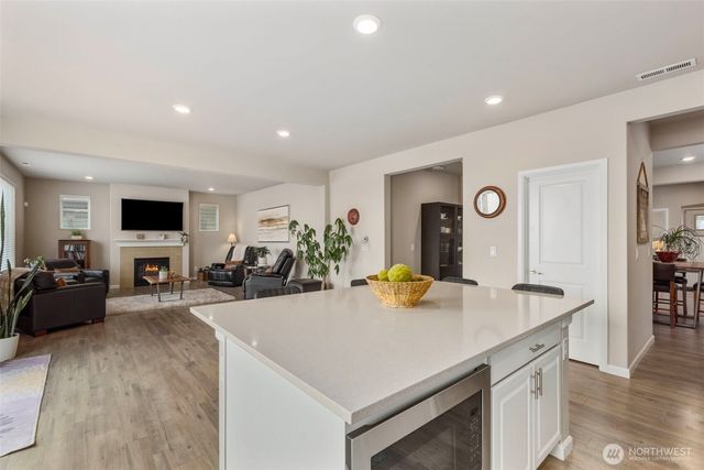 6651 S 298th Place, Auburn, WA 98001