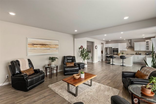6651 S 298th Place, Auburn, WA 98001