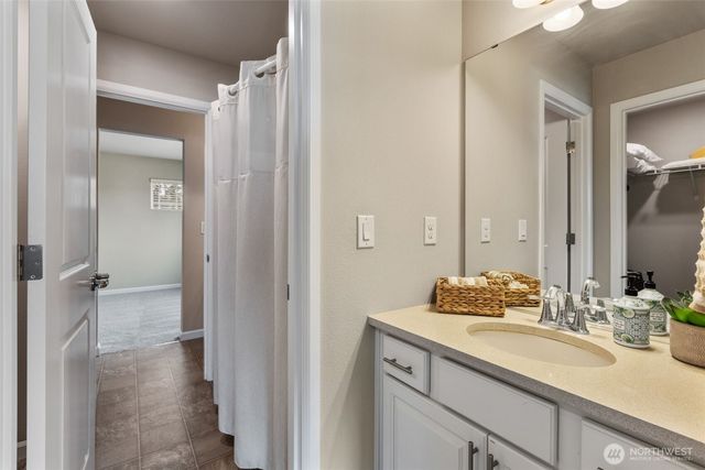 6651 S 298th Place, Auburn, WA 98001