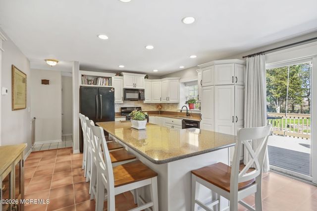 9 Traymore Road, Freehold, NJ 07728