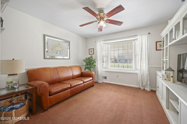 9 Traymore Road, Freehold, NJ 07728