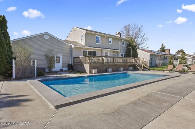9 Traymore Road, Freehold, NJ 07728