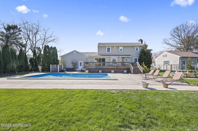 9 Traymore Road, Freehold, NJ 07728