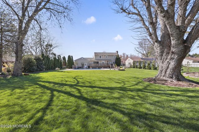9 Traymore Road, Freehold, NJ 07728