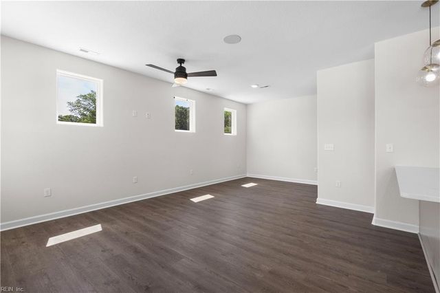 14307 Old Courthouse WAY G, Newport News, VA 23602