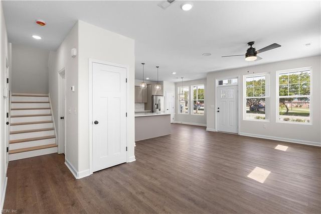 14307 Old Courthouse WAY G, Newport News, VA 23602