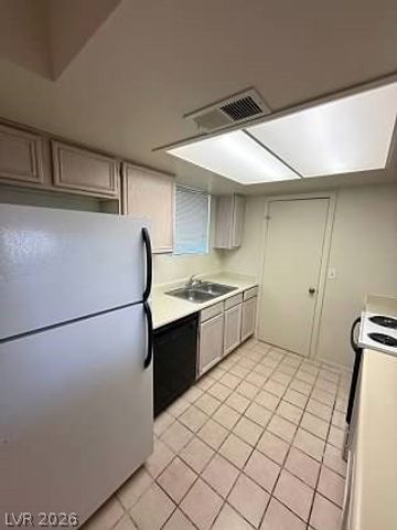 5795 Medallion Drive 202, Las Vegas, NV 89122
