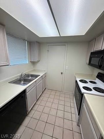 5795 Medallion Drive 202, Las Vegas, NV 89122