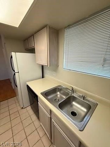 5795 Medallion Drive 202, Las Vegas, NV 89122