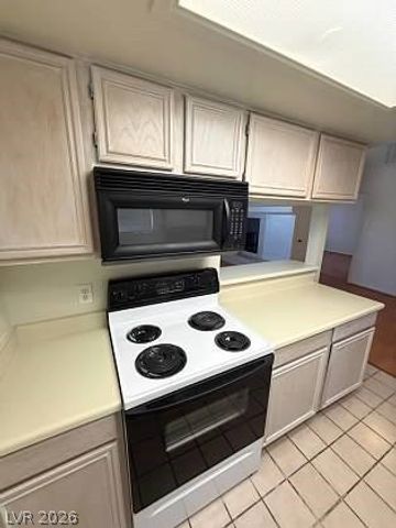 5795 Medallion Drive 202, Las Vegas, NV 89122