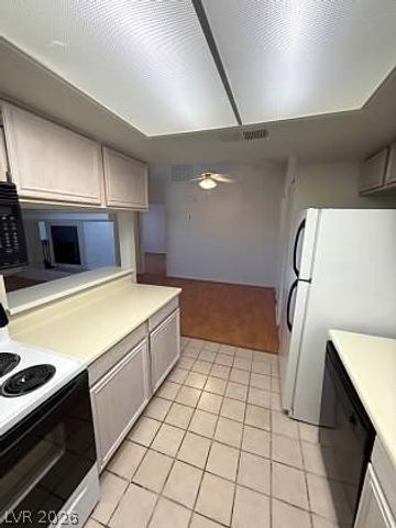 5795 Medallion Drive 202, Las Vegas, NV 89122