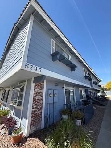 5795 Medallion Drive 202, Las Vegas, NV 89122