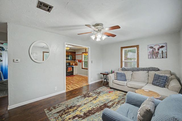 236 E 148th Street S, Glenpool, OK 74033