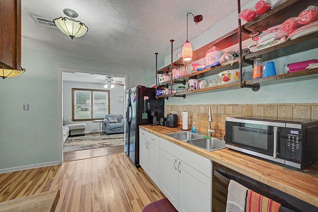 236 E 148th Street S, Glenpool, OK 74033