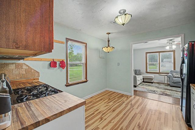 236 E 148th Street S, Glenpool, OK 74033