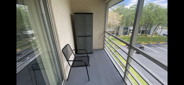 3160 HOLIDAY SPRINGS Boulevard 7-311, Margate, FL 33063