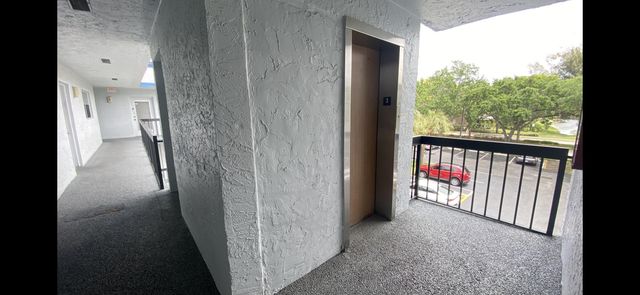 3160 HOLIDAY SPRINGS Boulevard 7-311, Margate, FL 33063