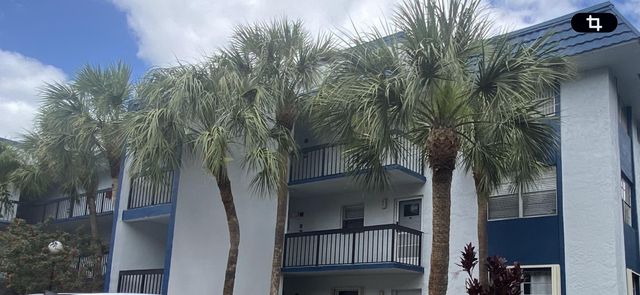 3160 HOLIDAY SPRINGS Boulevard 7-311, Margate, FL 33063