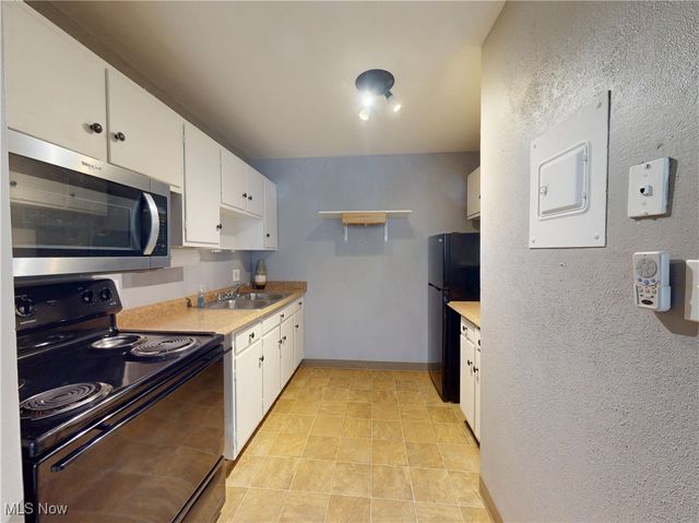 25801 Lake Shore Boulevard 29, Euclid, OH 44132