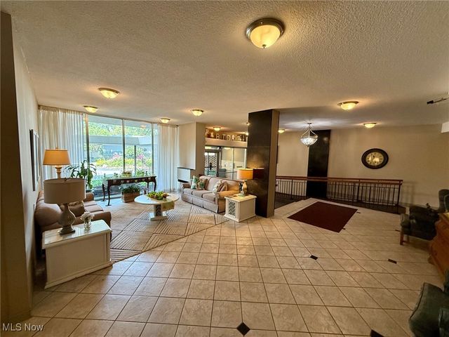 25801 Lake Shore Boulevard 29, Euclid, OH 44132