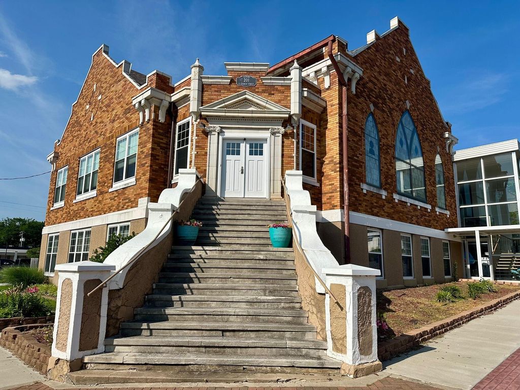 201 E Church Street, Ozark, MO 65721