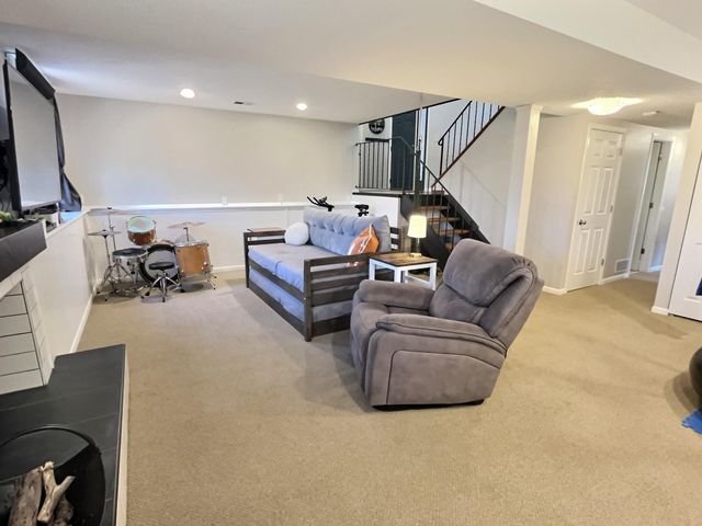 10105 32nd Avenue N, Plymouth, MN 55441