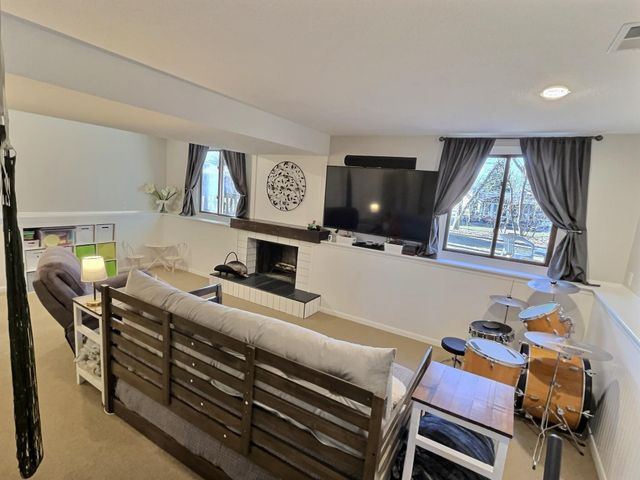 10105 32nd Avenue N, Plymouth, MN 55441