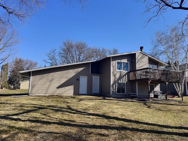 10105 32nd Avenue N, Plymouth, MN 55441