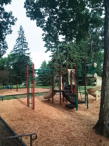 10105 32nd Avenue N, Plymouth, MN 55441