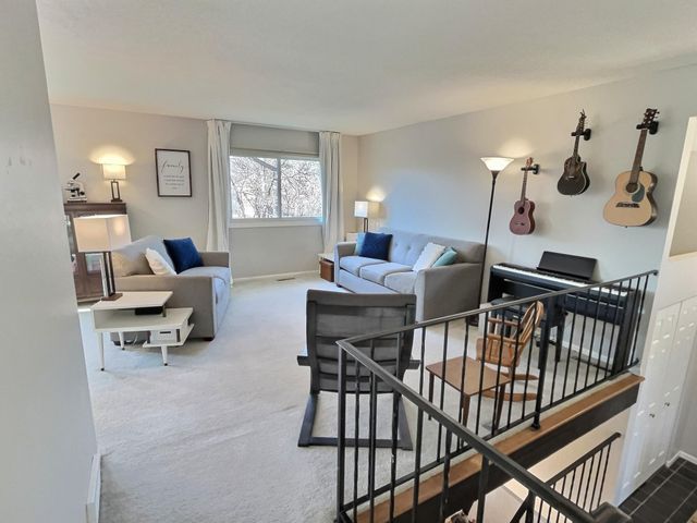 10105 32nd Avenue N, Plymouth, MN 55441