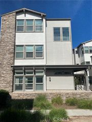 104 Spectacle, Irvine, CA 92618