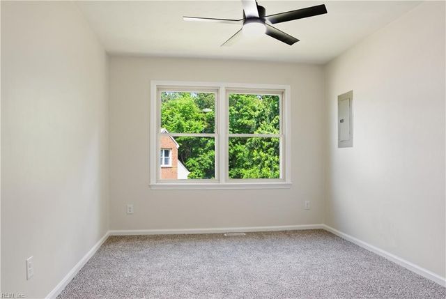 3209 Cricket LN, Chesapeake, VA 23321