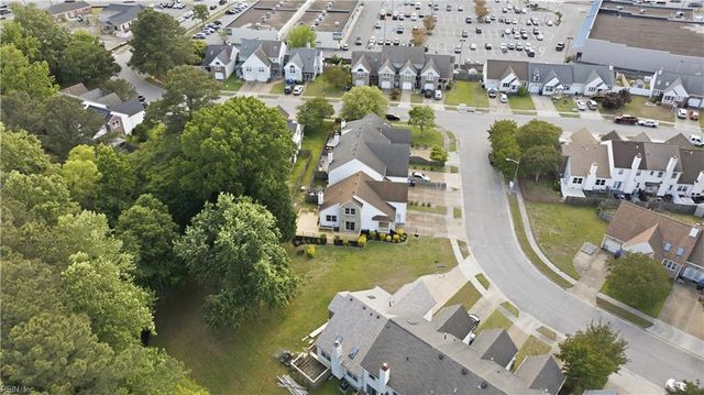 3209 Cricket LN, Chesapeake, VA 23321