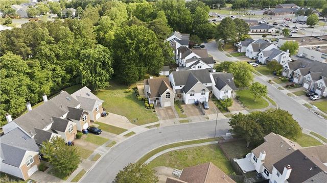 3209 Cricket LN, Chesapeake, VA 23321