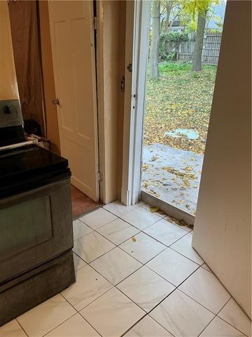 522 Kensington Avenue, Kansas City, MO 64124