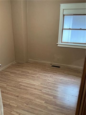 522 Kensington Avenue, Kansas City, MO 64124